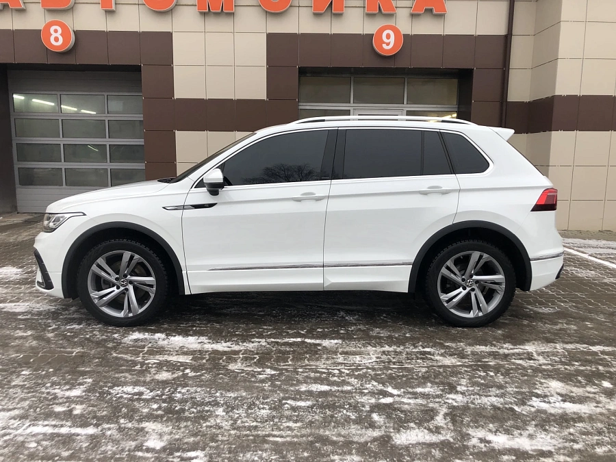 Volkswagen Tiguan, 2021г., полный привод, робот