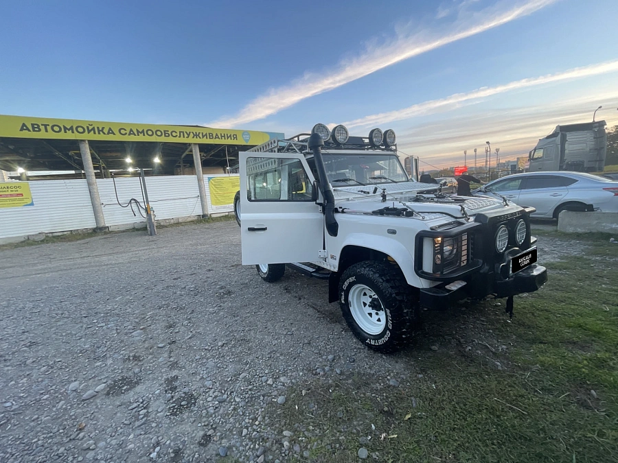 Land Rover Defender, 2005г., полный привод, механика