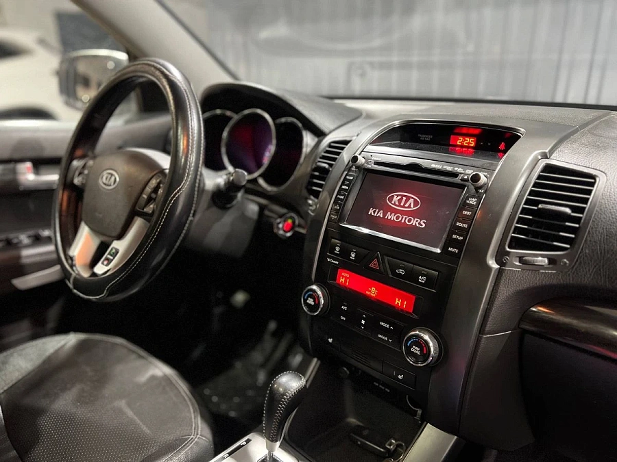 Kia Sorento, 2012г., полный привод, автомат