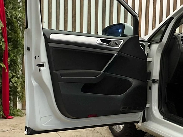 Volkswagen Golf, 2014г, передний привод, робот