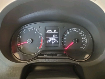 Volkswagen Polo, 2015г., передний привод, автомат