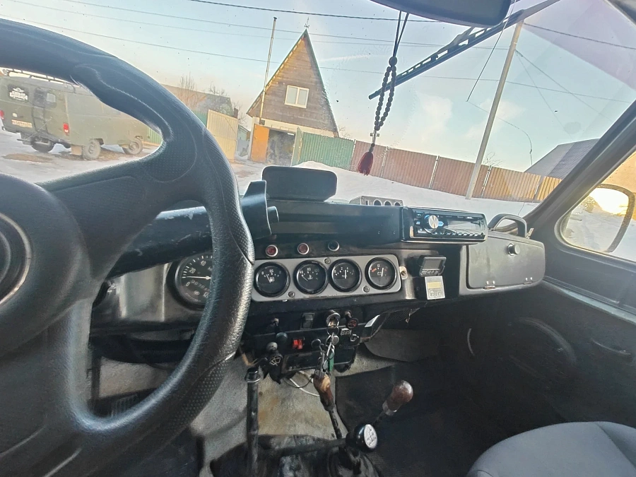 УАЗ 3151, 1996г., полный привод, механика