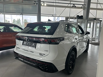 Volkswagen Tiguan, 2026г., полный привод, робот