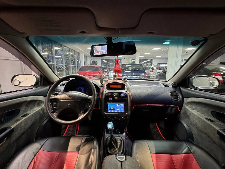 Mitsubishi Carisma, 1998г., передний привод, механика