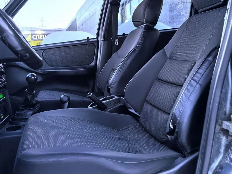 Chevrolet Niva, 2011г., полный привод, механика