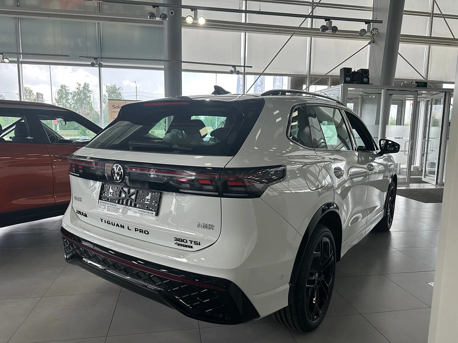 Volkswagen Tiguan, 2026г., полный привод, робот