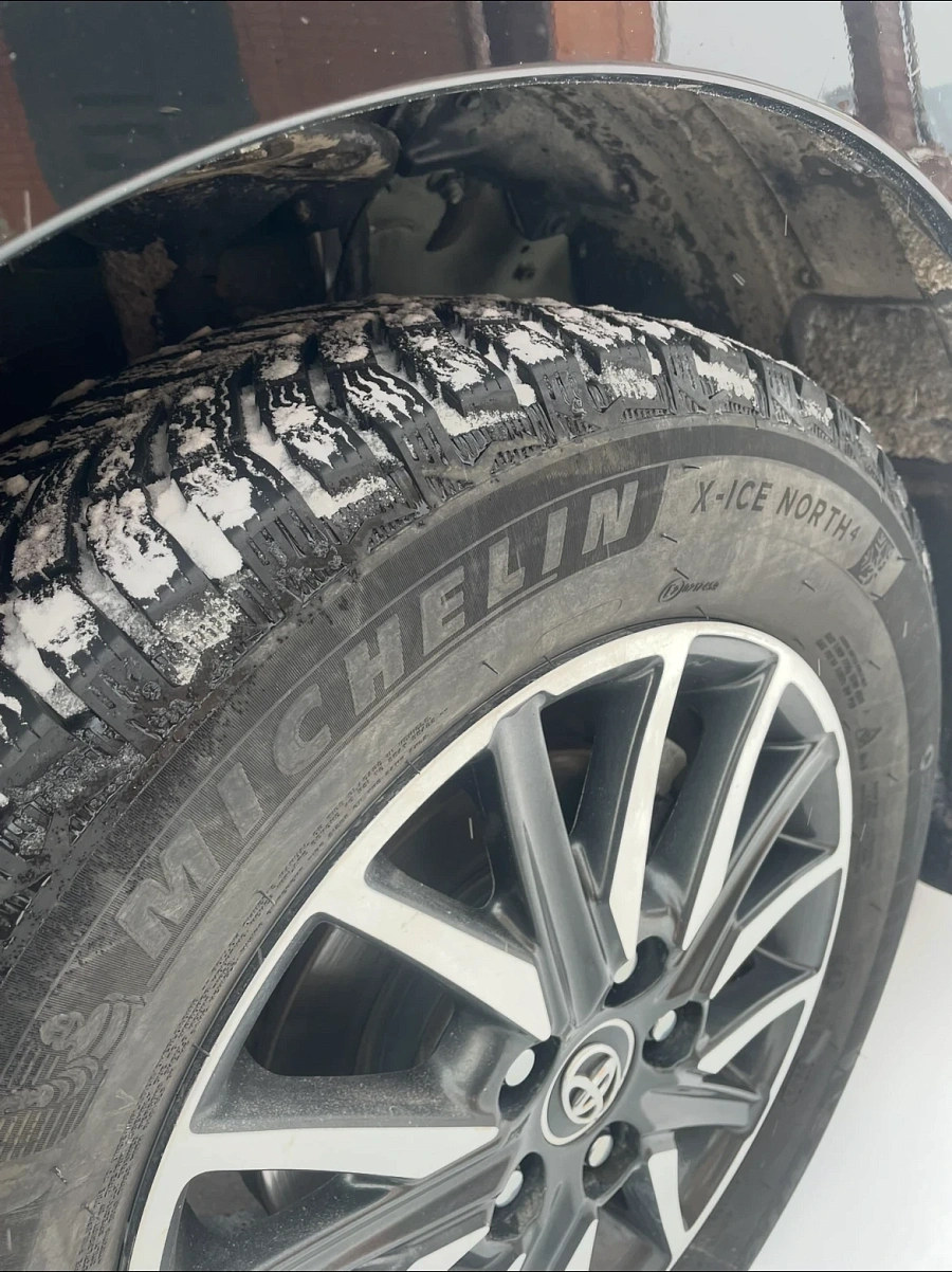 Toyota Voxy, 2015г., передний привод, вариатор