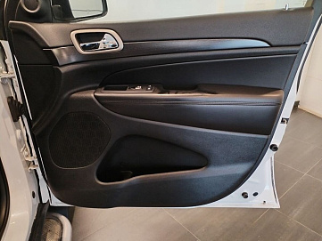 Jeep Grand Cherokee, 2013г, передний привод, автомат