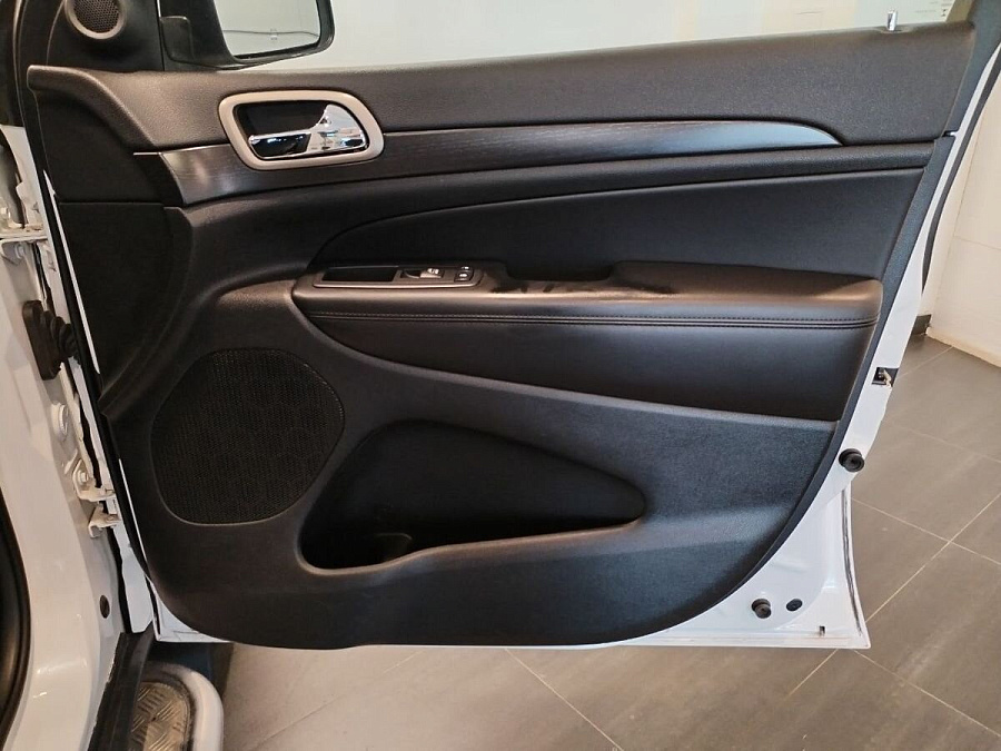 Jeep Grand Cherokee, 2013г., передний привод, автомат