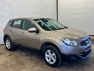 Nissan Qashqai, 2011г, передний привод, механика