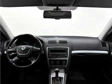 Skoda Octavia, 2011г, передний привод, робот