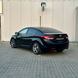Hyundai Elantra, 2015г, передний привод, автомат