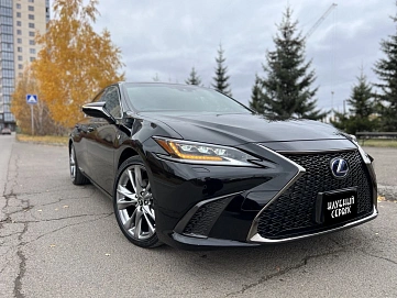 Lexus ES, 2019г, передний привод, вариатор