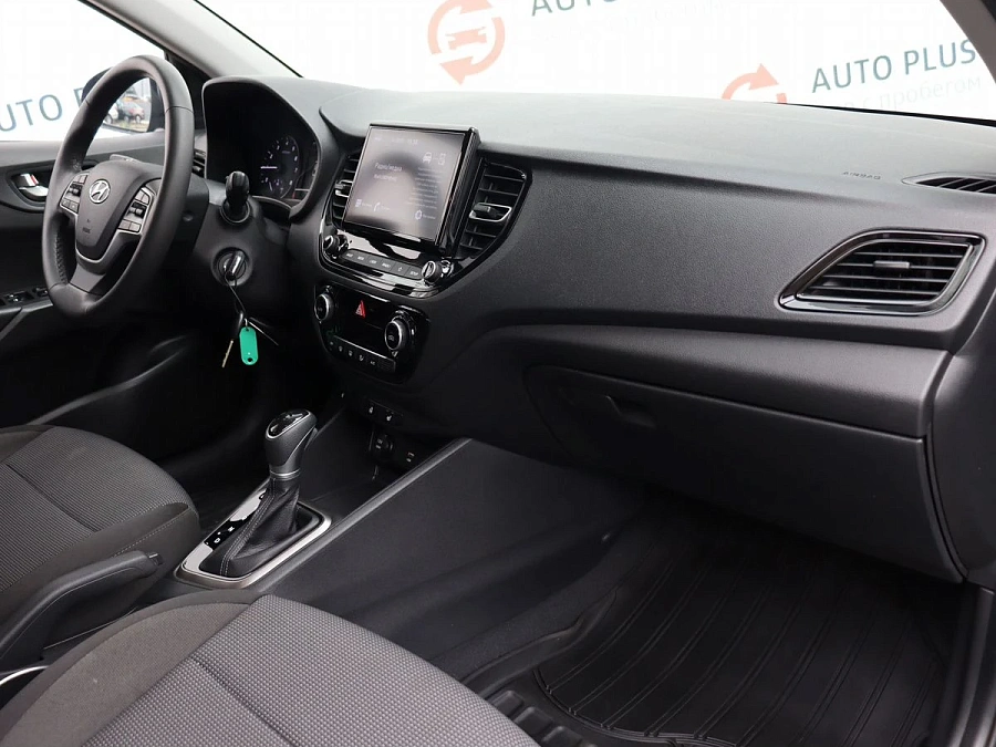 Hyundai Solaris, 2021г., передний привод, автомат