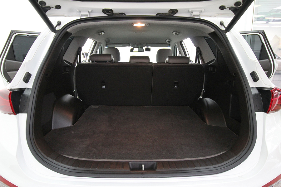Hyundai Santa Fe, 2019г., передний привод, автомат