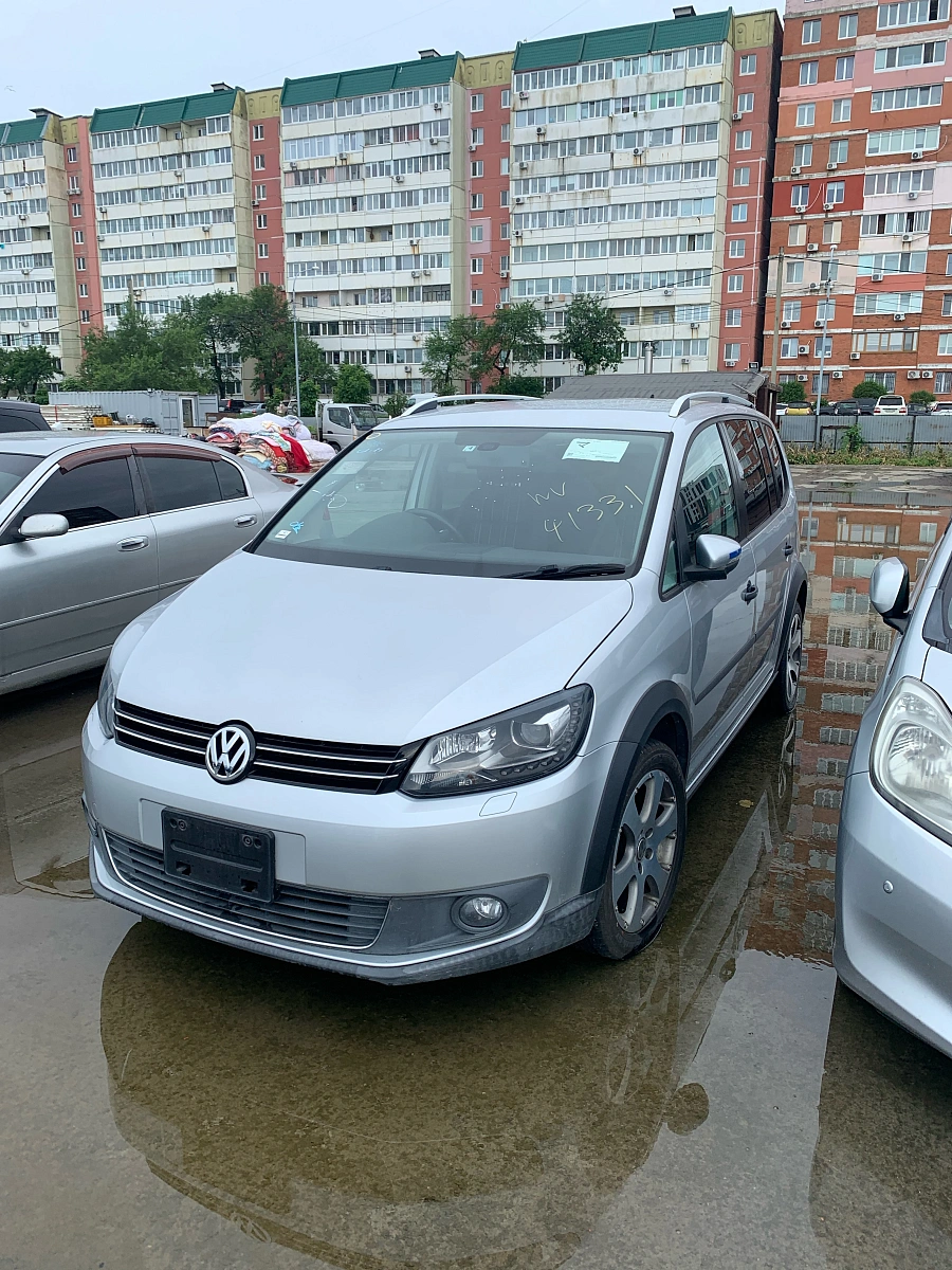 Volkswagen Touran, 2012г., передний привод, робот