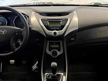 Hyundai Elantra, 2012г, передний привод, механика