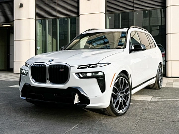 BMW X7, 2025г, полный привод, автомат