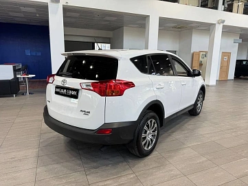 Toyota RAV4, 2013г, полный привод, вариатор