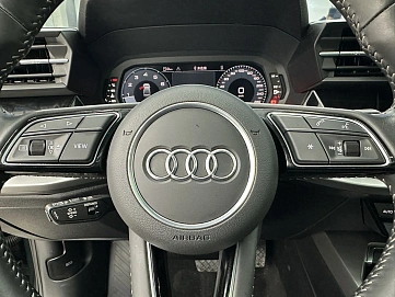 Audi A3, 2022г, передний привод, робот