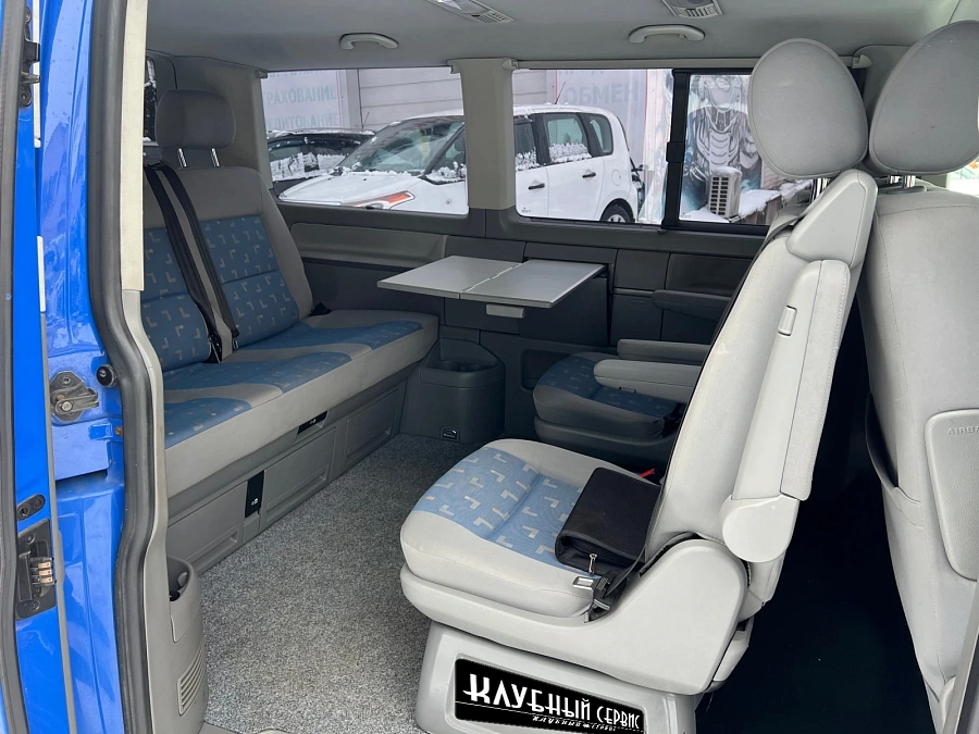 Volkswagen Multivan, 2006г., передний привод, механика