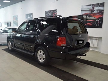 Ford Expedition, 2005г, полный привод, автомат