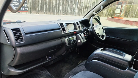 Toyota HiAce, 2015г, полный привод, автомат