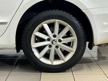 Skoda Superb, 2013г, передний привод, робот