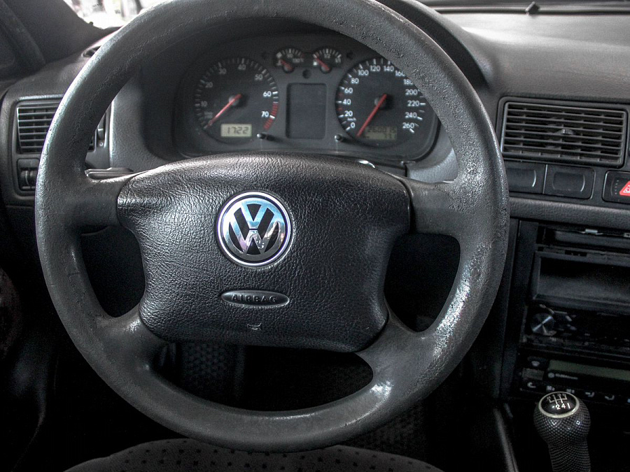 Volkswagen Golf, 1998г., передний привод, механика