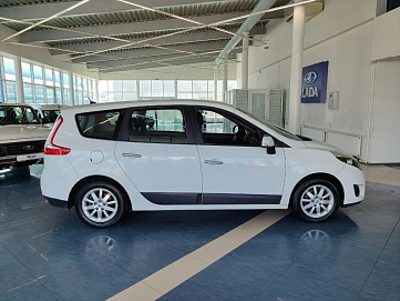 Renault , 2009г., передний привод, механика
