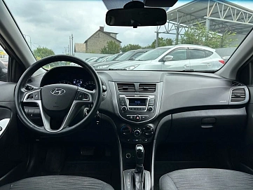 Hyundai Solaris, 2015г, передний привод, автомат