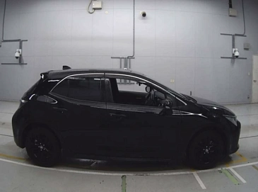 Toyota Corolla, 2022г, передний привод, вариатор