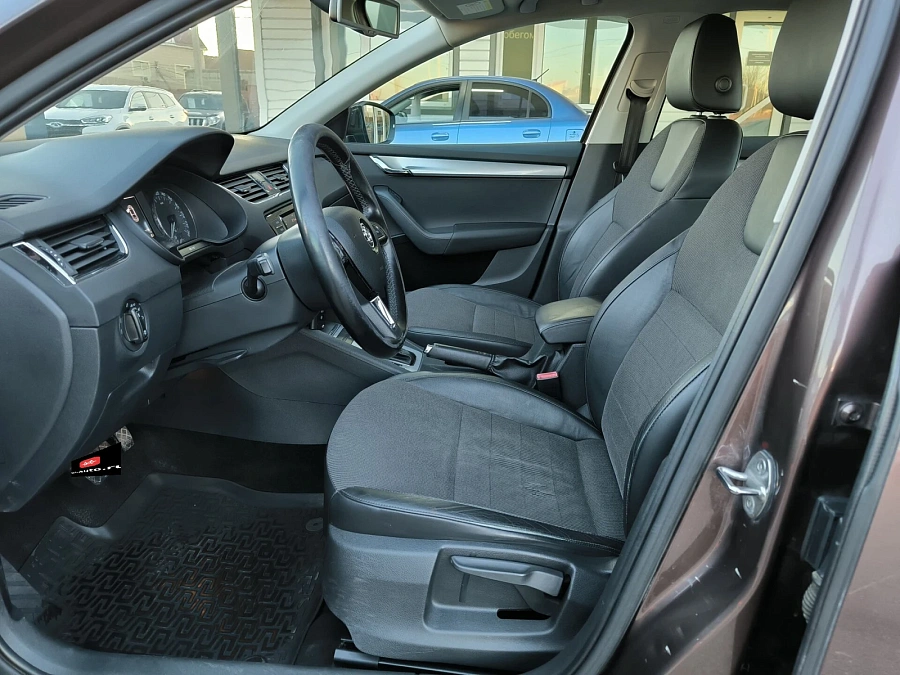 Skoda Octavia, 2014г., передний привод, робот