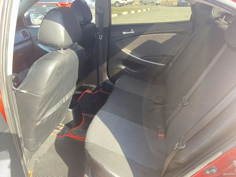 Hyundai Solaris, 2012г., передний привод, механика