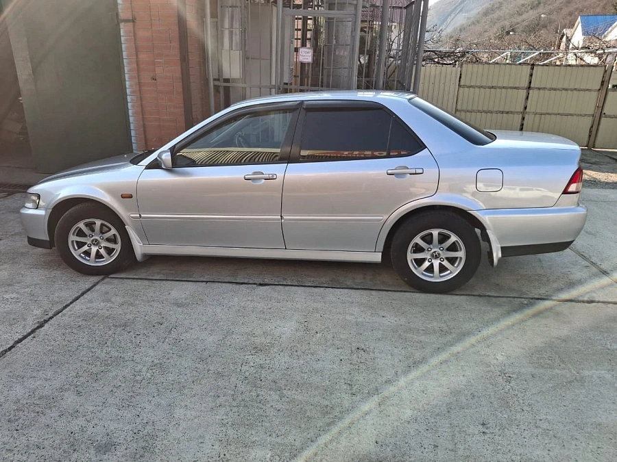 Isuzu Aska, 2001г., передний привод, автомат