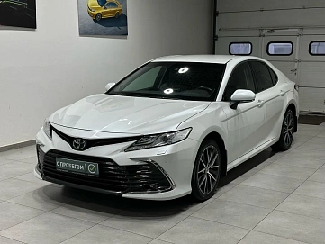 Toyota Camry, 2021г, передний привод, автомат