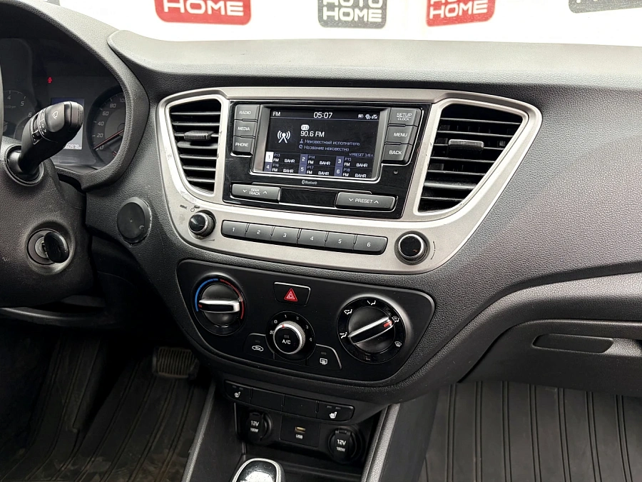 Hyundai Solaris, 2021г., передний привод, автомат