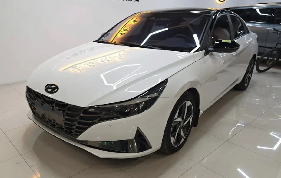 Hyundai Elantra, 2022г., передний привод, вариатор