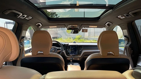 Volvo XC60, 2019г, полный привод, автомат