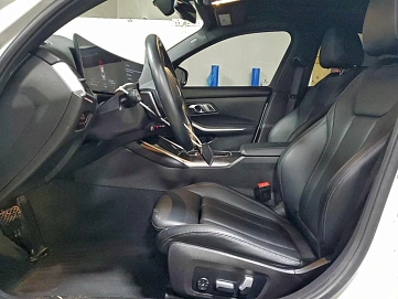 BMW 3 серии, 2023г, полный привод, автомат