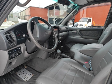 Toyota Land Cruiser, 2001г, полный привод, механика
