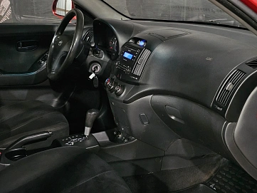 Hyundai Elantra, 2008г, передний привод, автомат