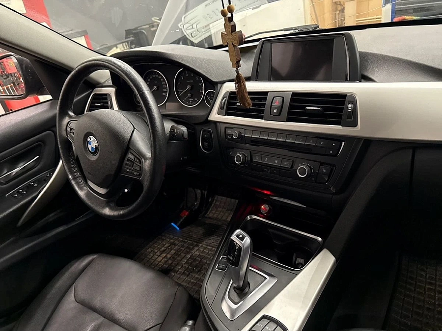 BMW 3 серии, 2014г., задний привод, автомат