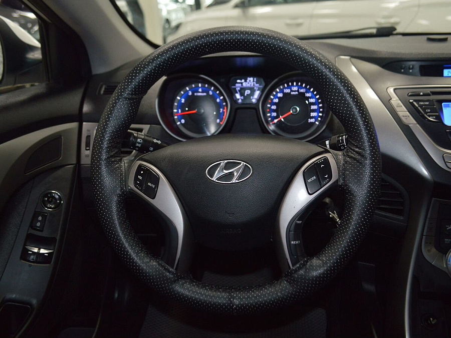 Hyundai Elantra, 2013г., передний привод, автомат