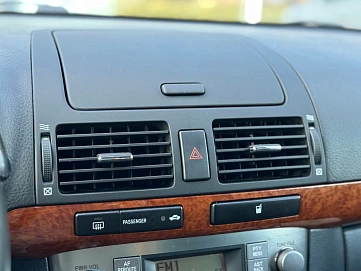 Toyota Avensis, 2008г, передний привод, автомат