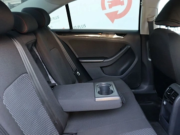 Volkswagen Jetta, 2018г, передний привод, робот
