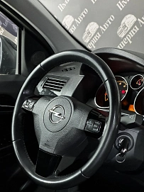 Opel Astra, 2012г, передний привод, механика