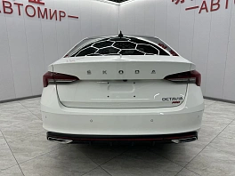Skoda Octavia, 2022г, передний привод, робот
