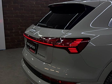 Audi e-tron, 2019г, полный привод, автомат