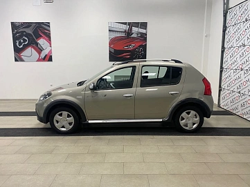 Renault , 2013г., передний привод, автомат